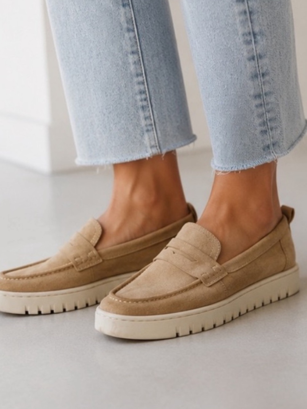 Vionic Uptown Loafer Tan Suede Size 7.5